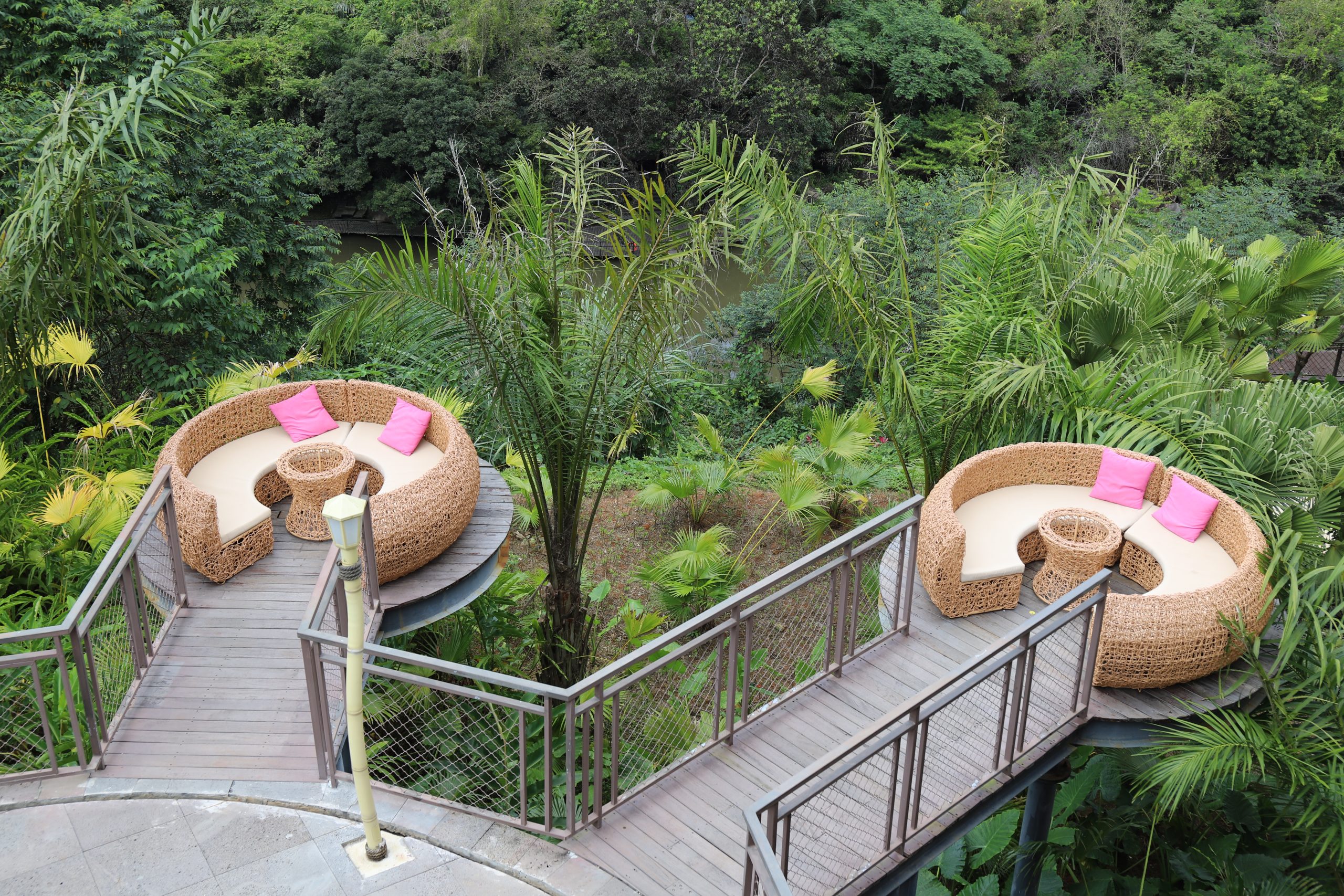 呀诺达雨林文化旅游区，值得前往